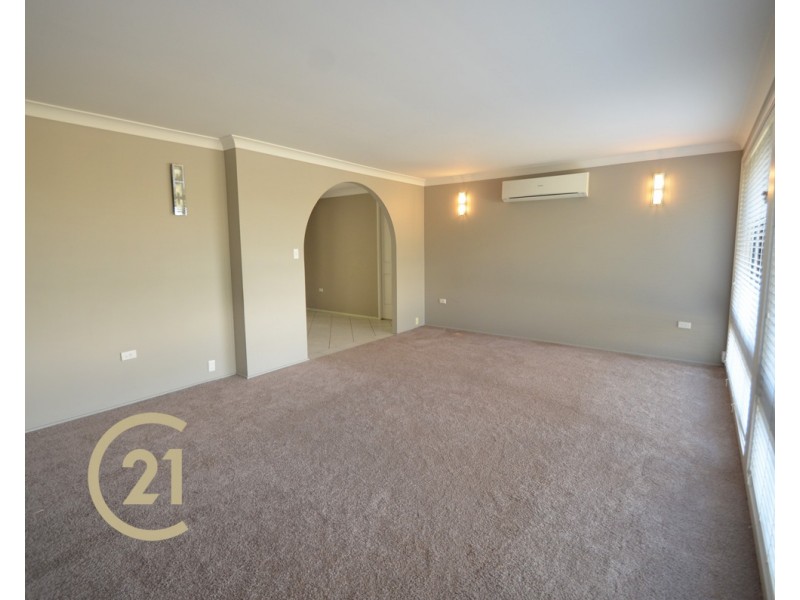 4 Pentlands Dr, Winmalee NSW 2777