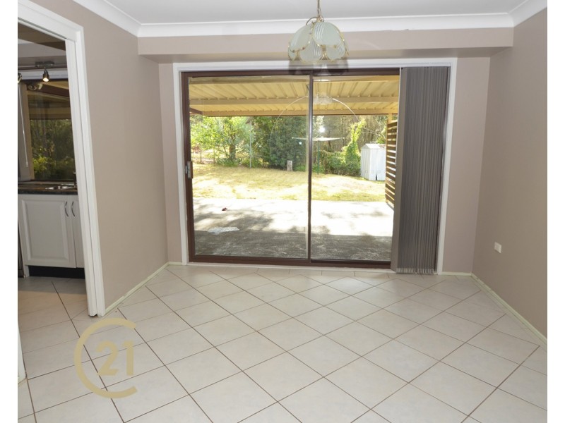 4 Pentlands Dr, Winmalee NSW 2777