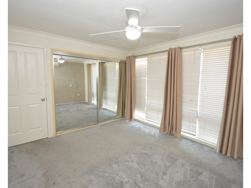 4 Pentlands Dr, Winmalee NSW 2777