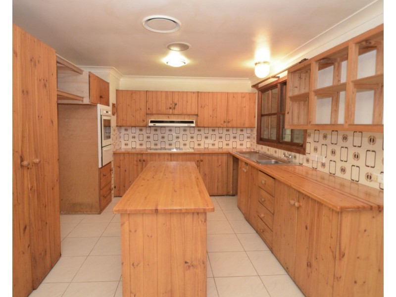 40 Perry Ave, Springwood NSW 2777