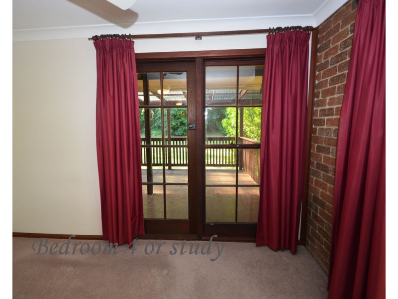 40 Perry Ave, Springwood NSW 2777