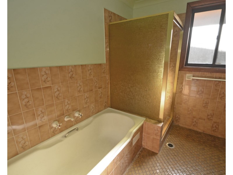 40 Perry Ave, Springwood NSW 2777