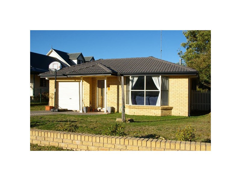 37 Selsdon St, Mount Victoria NSW 2786