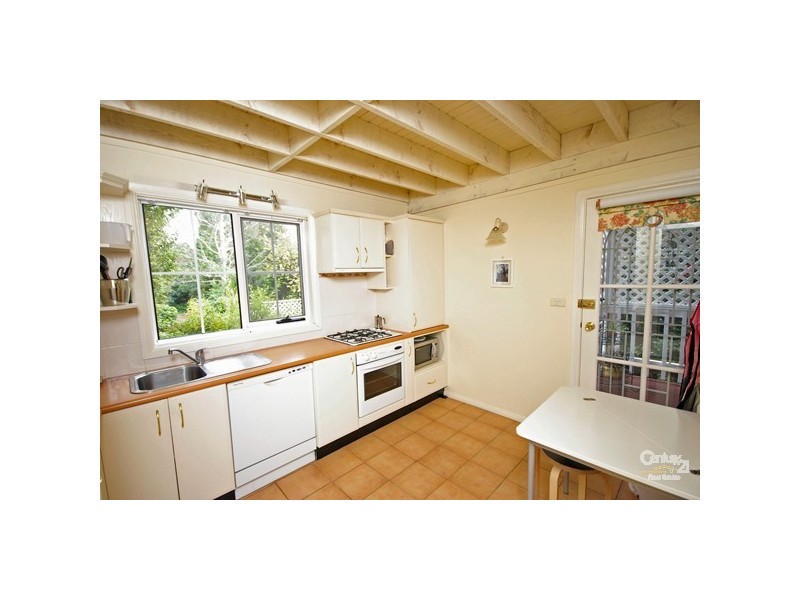 29 Lakeview Ave, Blackheath NSW 2785