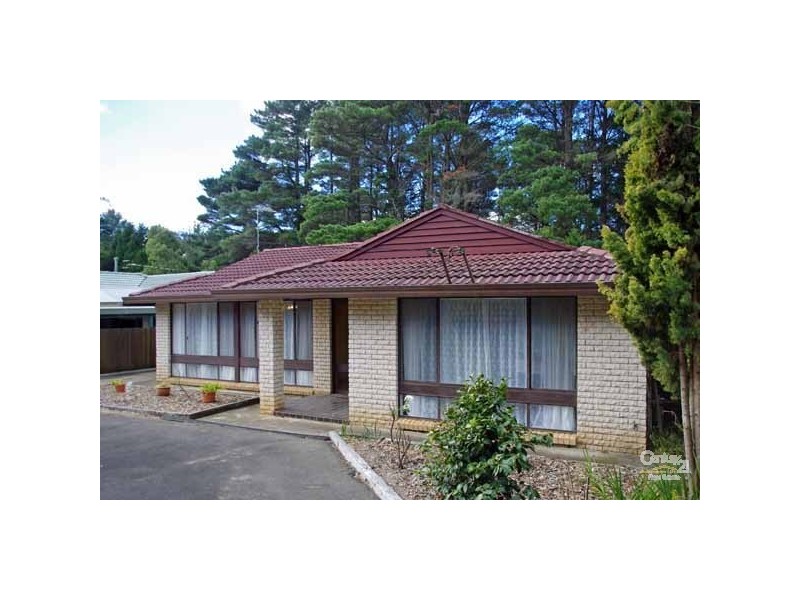 38 Lakeview Ave, Blackheath NSW 2785