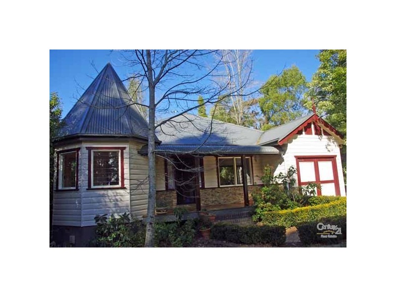 61 Cross St, Blackheath NSW 2785