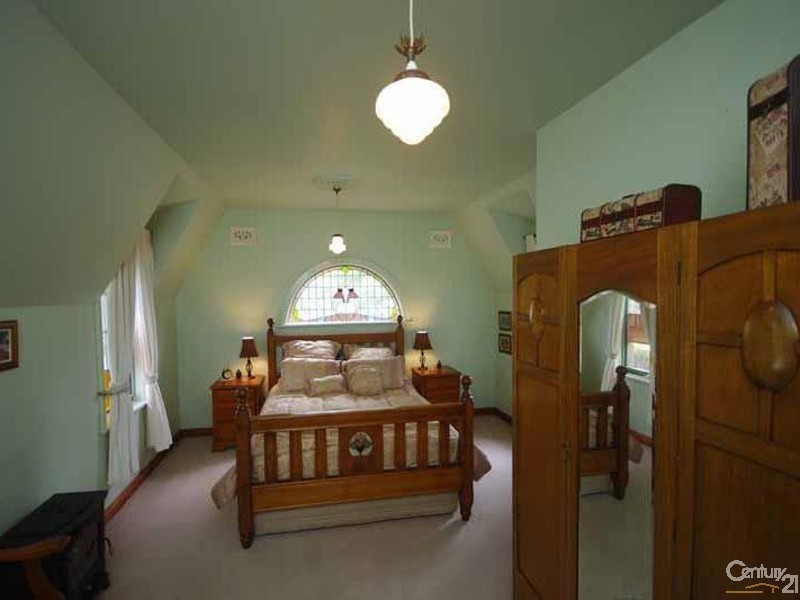 201 Govetts Leap Rd, Blackheath NSW 2785