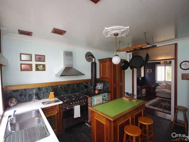 201 Govetts Leap Rd, Blackheath NSW 2785