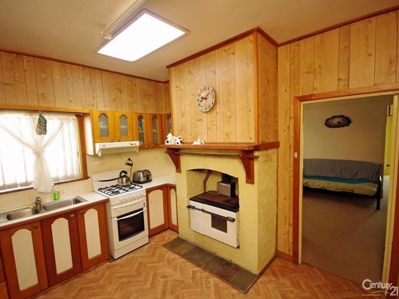 8 Shipley Rd, Blackheath NSW 2785