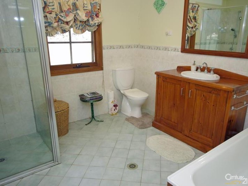 96 Railway Pde, Medlow Bath NSW 2780