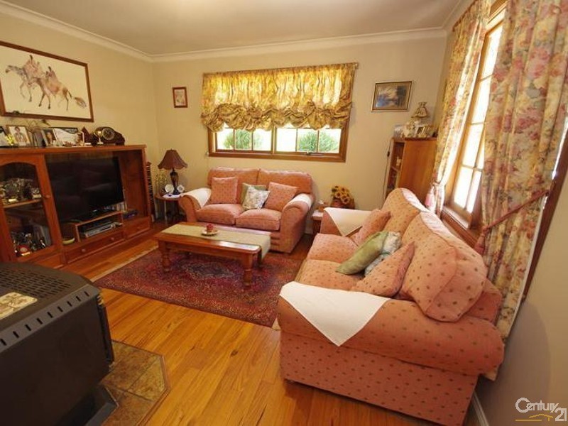 96 Railway Pde, Medlow Bath NSW 2780