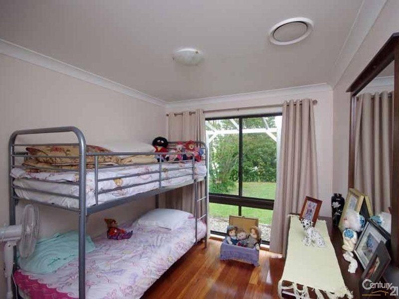 35 Lamartine Ave, Wentworth Falls NSW 2782