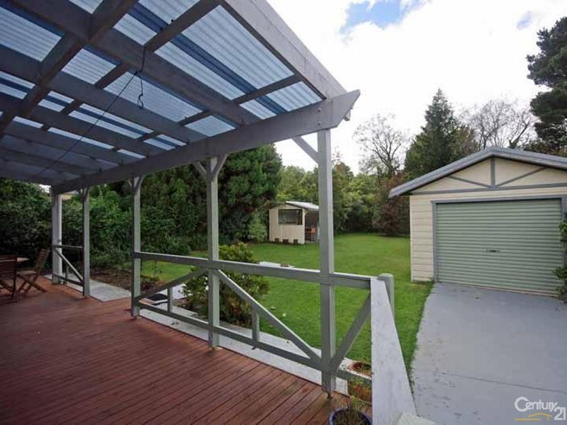 35 Lamartine Ave, Wentworth Falls NSW 2782