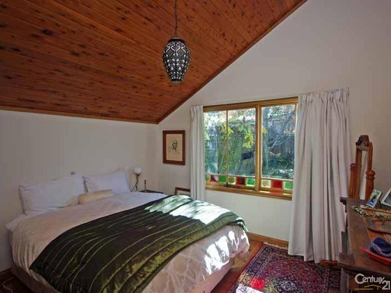 9-11 Thirroul Ave, Blackheath NSW 2785