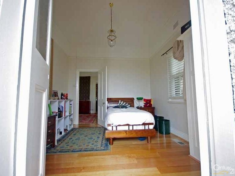 9-11 Thirroul Ave, Blackheath NSW 2785