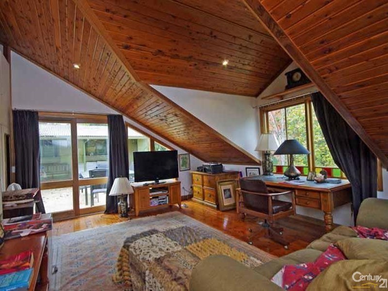 9-11 Thirroul Ave, Blackheath NSW 2785