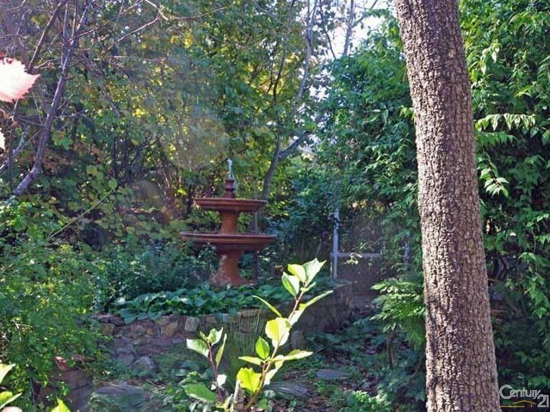 9-11 Thirroul Ave, Blackheath NSW 2785