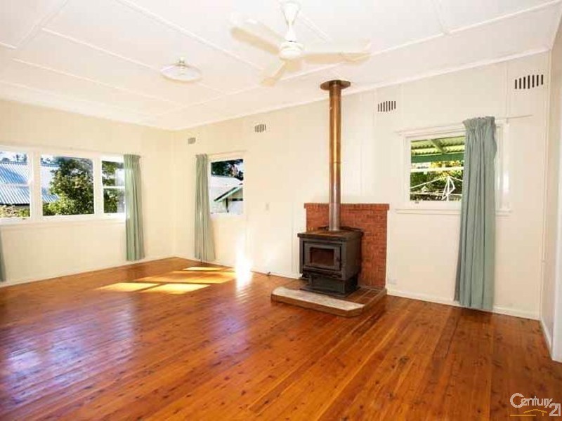 6 Mel Ave, Blackheath NSW 2785