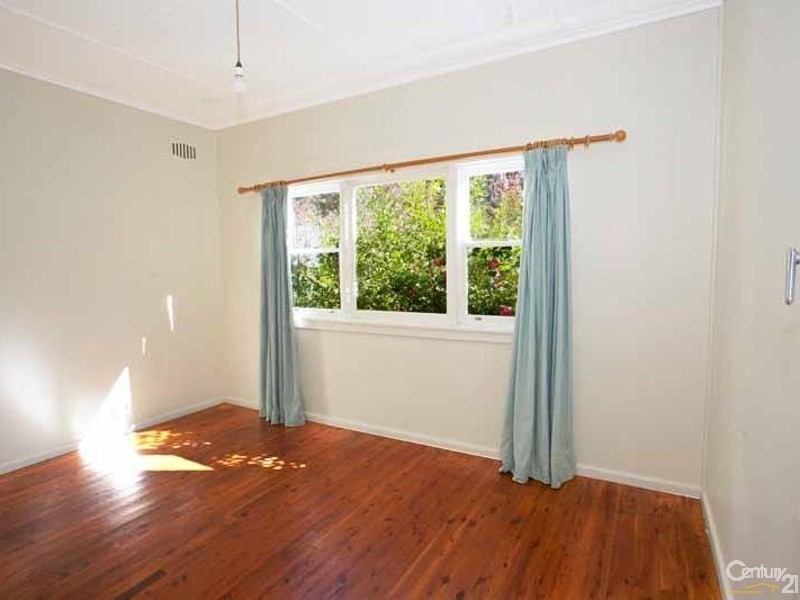 6 Mel Ave, Blackheath NSW 2785