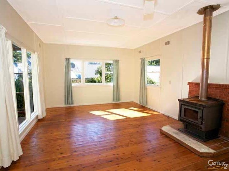 6 Mel Ave, Blackheath NSW 2785