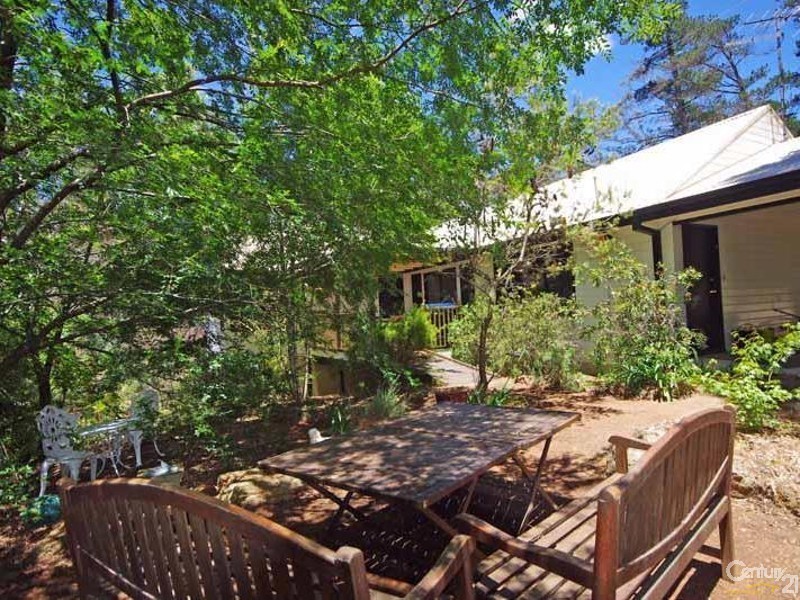 2 Third St, Blackheath NSW 2785