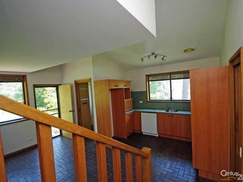 72 Railway Pde, Medlow Bath NSW 2780