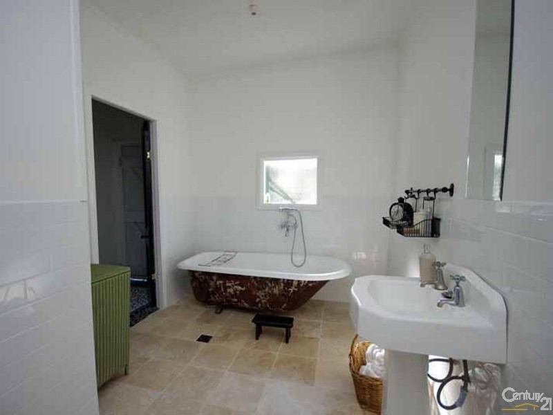 4 Gell St, Mckellars Park NSW 2790