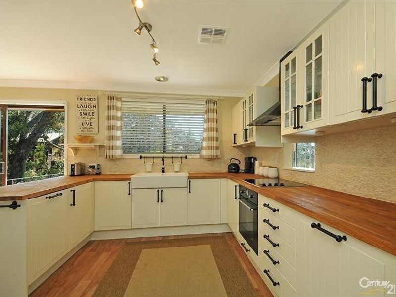 211 Connaught Rd, Blackheath NSW 2785