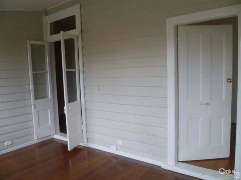 2/42 Govetts Leap Road, Blackheath NSW 2785