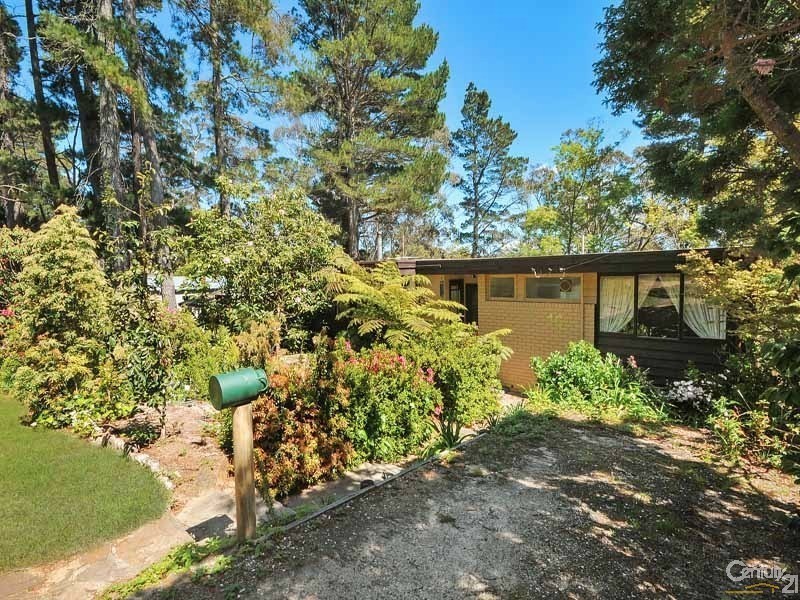 16-18 St Elmo Ave, Blackheath NSW 2785