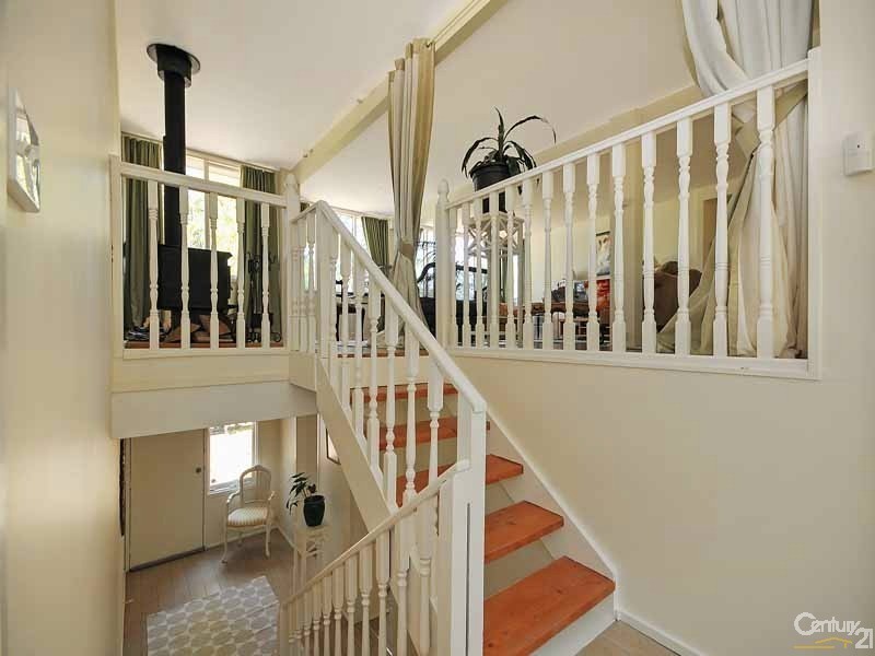 16-18 St Elmo Ave, Blackheath NSW 2785