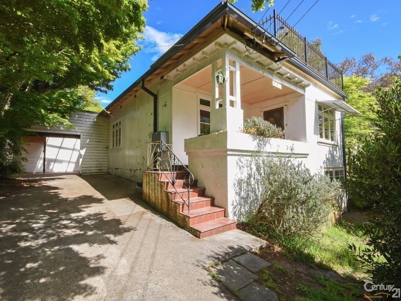 10 Gardiner Cres, Blackheath NSW 2785