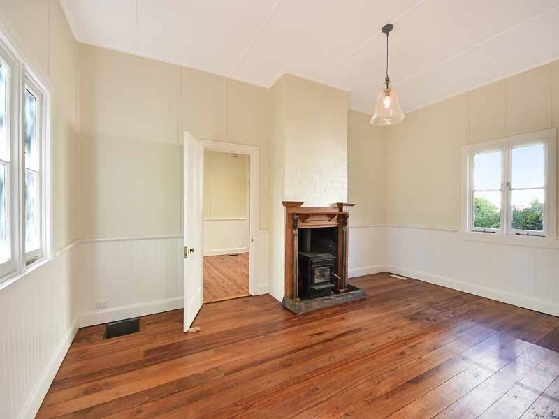 15 Lookout St, Blackheath NSW 2785