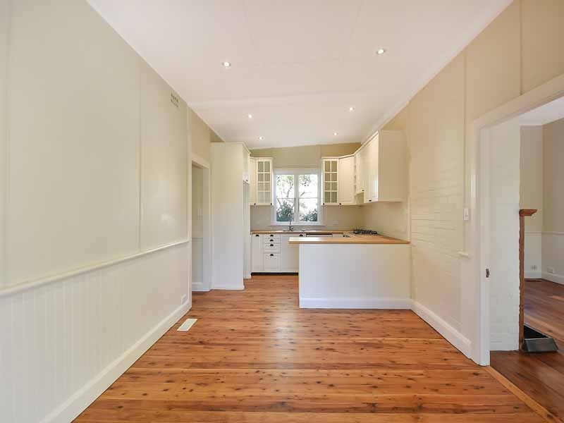 15 Lookout St, Blackheath NSW 2785