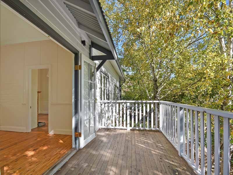 15 Lookout St, Blackheath NSW 2785