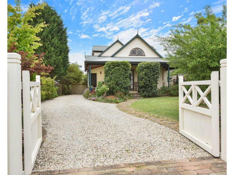 39 Selsdon Street, Mount Victoria NSW 2786