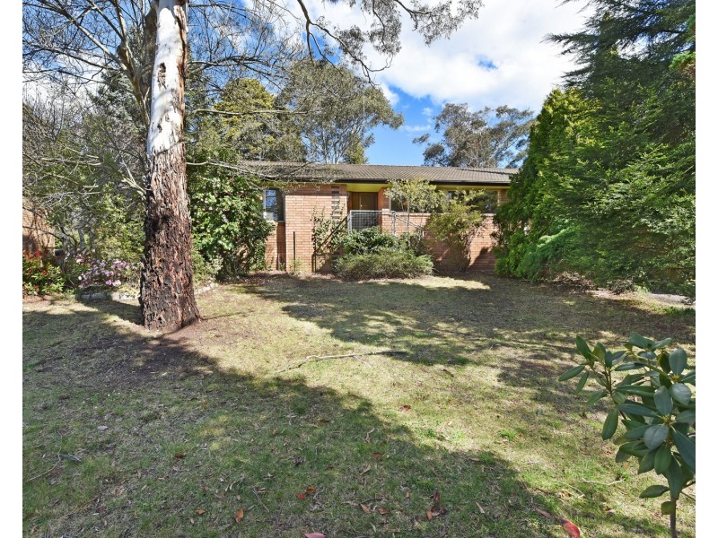 35 Brightlands Ave, Blackheath NSW 2785