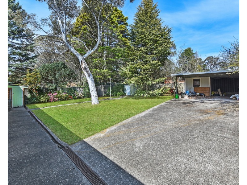 35 Brightlands Ave, Blackheath NSW 2785