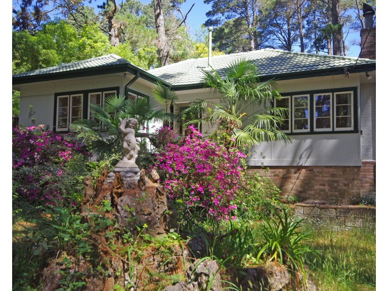 133 Govetts Leap Road, Blackheath NSW 2785
