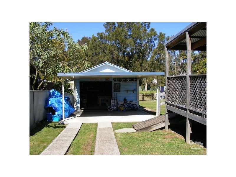 4 Mackay Street, Taree NSW 2430