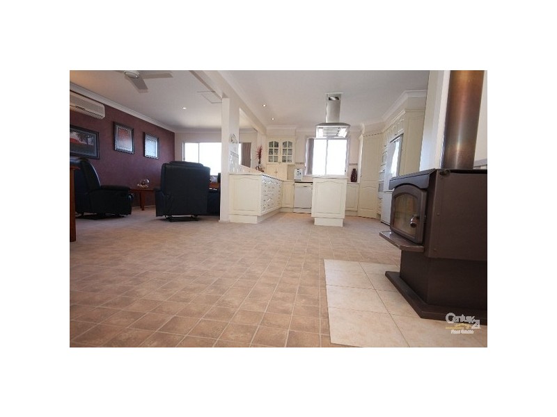 11 Cowan Rd, Taree NSW 2430