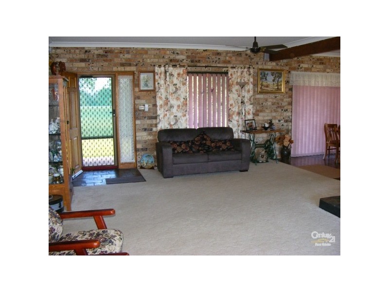 8 The Cedars Drive, Wingham NSW 2429