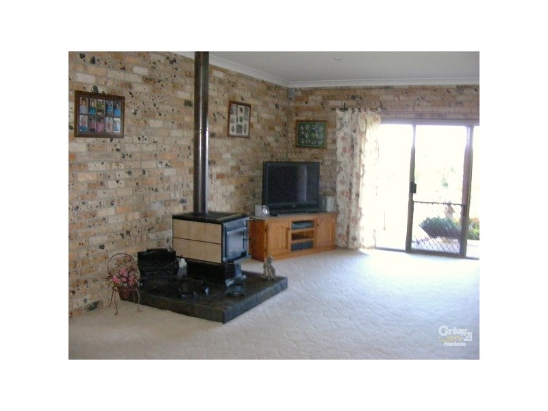 8 The Cedars Drive, Wingham NSW 2429