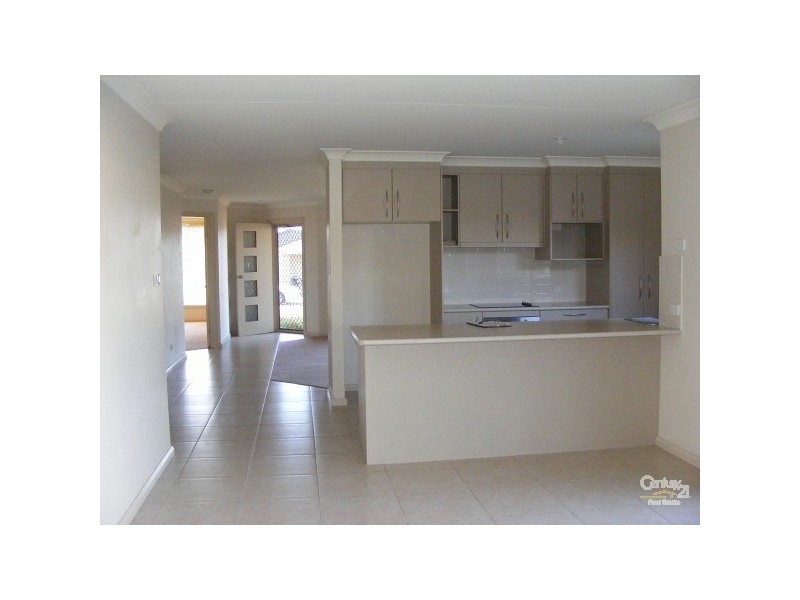 6 Albatross Way, Old Bar NSW 2430