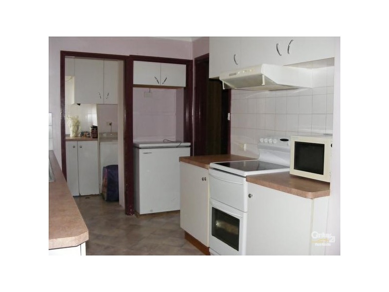 4 Pettit Ave, Taree NSW 2430