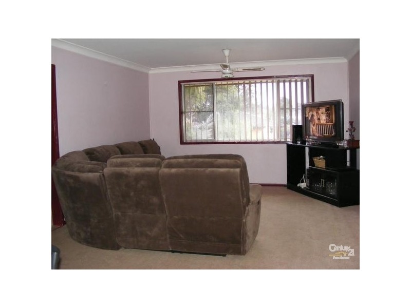 4 Pettit Ave, Taree NSW 2430