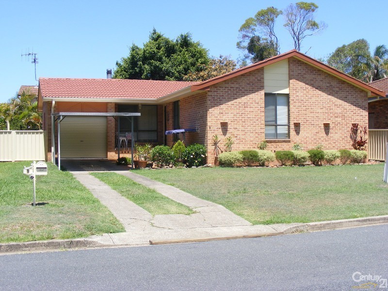 9 Lawson Crescent, Taree NSW 2430