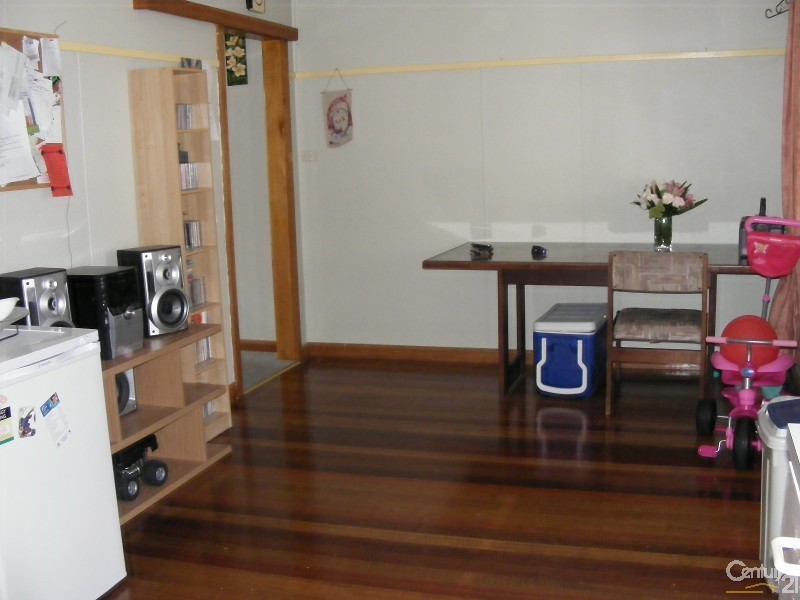 8 Pettitt Avenue, Taree NSW 2430