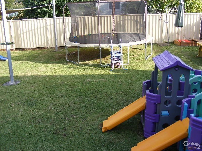 5 Latham  Ave, Taree NSW 2430