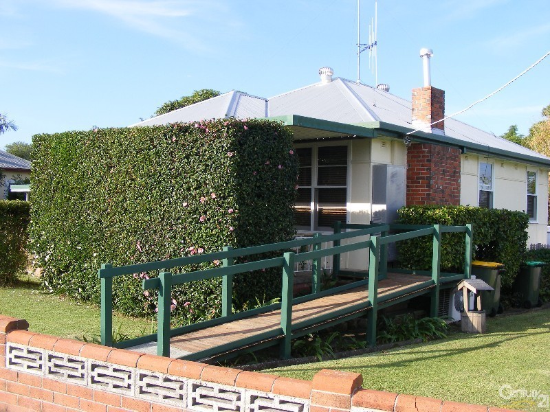 5 Latham  Ave, Taree NSW 2430